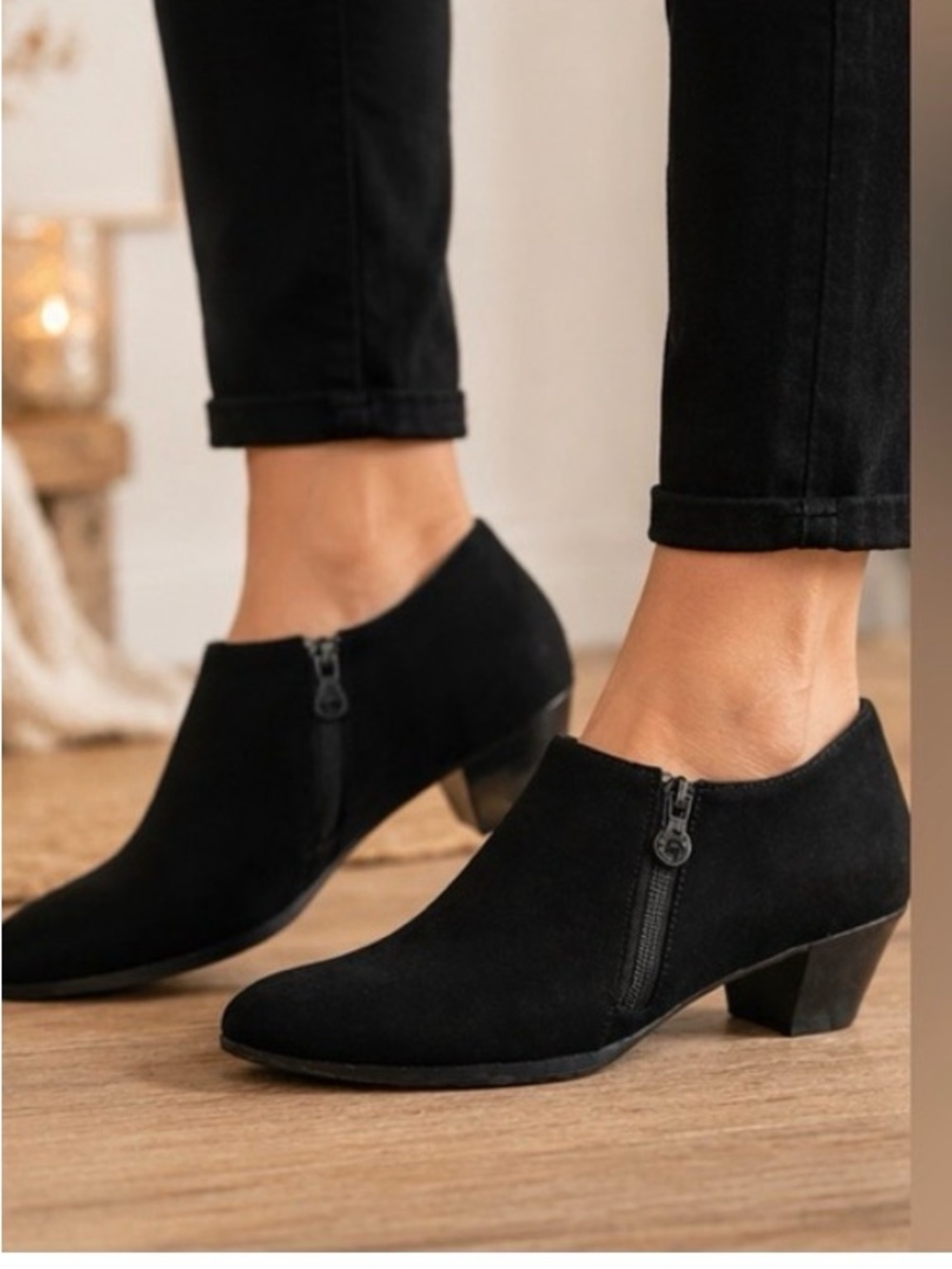MUNRO Black Taylor Bootie. Size 10.5 Narrow width. Side zip. Nice. 2” Heel